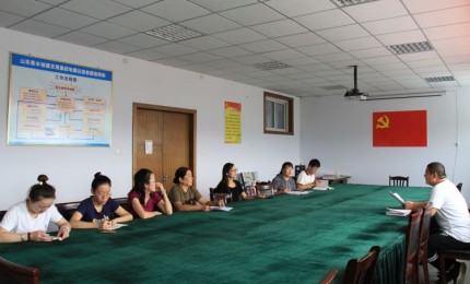 “傳遞愛的陽(yáng)光”——獻(xiàn)愛心幫扶殘障兒童主題活動(dòng)